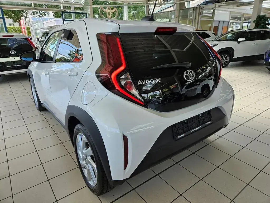 Gebraucht Toyota Aygo X 72 PS (52 kW) 2025 Schneeweiß SUV