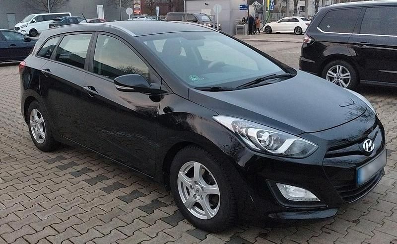 Gebraucht Hyundai i30 135 PS (99 kW) 2013 Schwarz Kombi