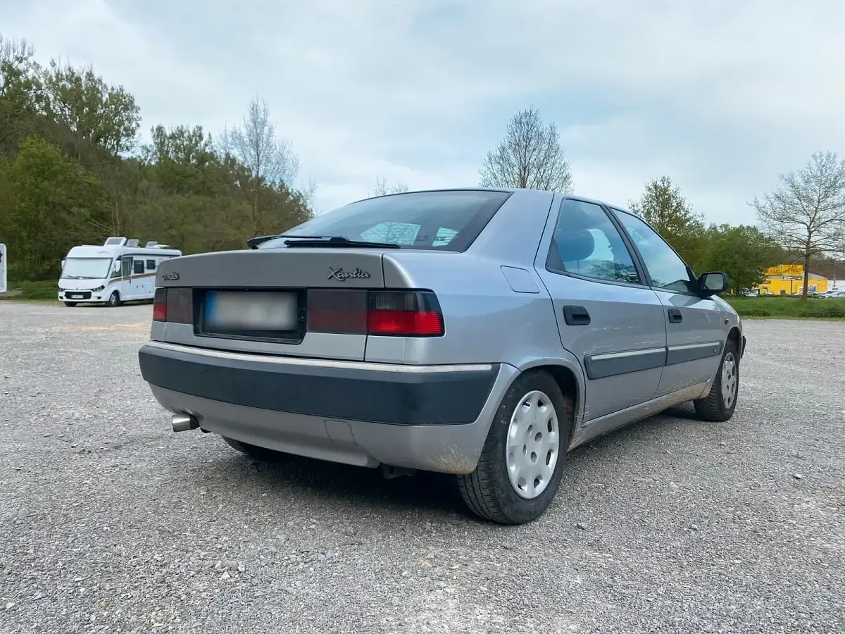 Gebraucht Citroën Xantia 88 PS (64 kW) 1995 Silber Limousine