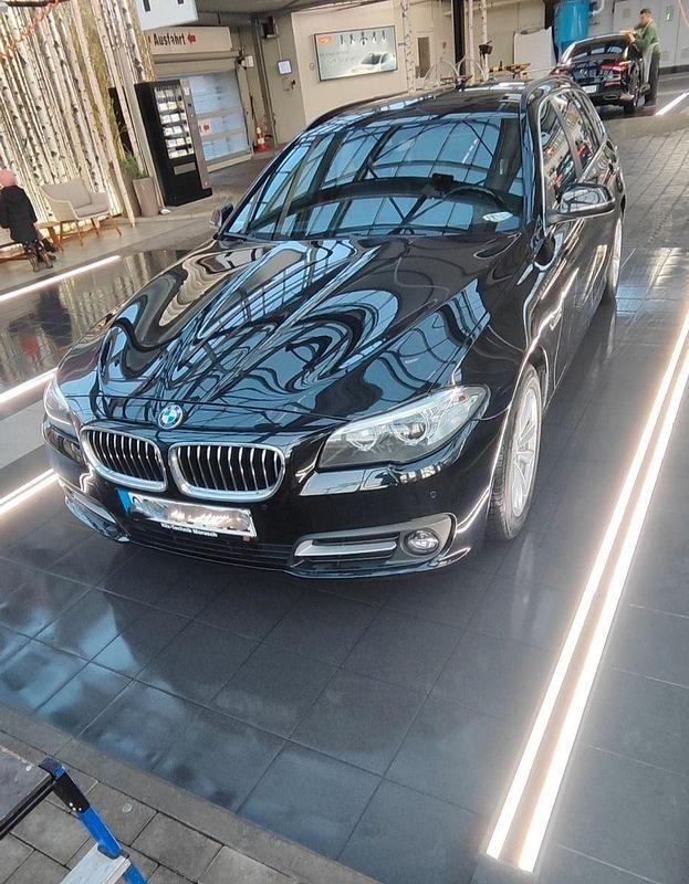Schwarz Gebraucht 2016 BMW 520 Kombi | 14.599 € (Etwas zu teuer) - Bild 1/4