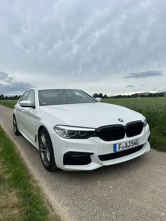 Gebraucht BMW 520 Performance 184 PS (135 kW) 2019 Weiß Limousine