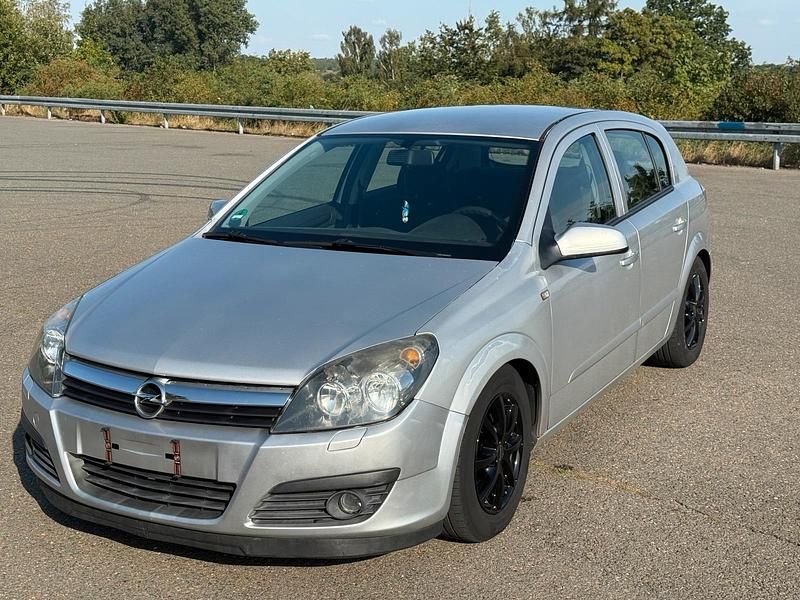 Silber Gebraucht 2005 Opel Astra Kleinwagen | 2.000 € (Guter Preis) - Bild 1/4