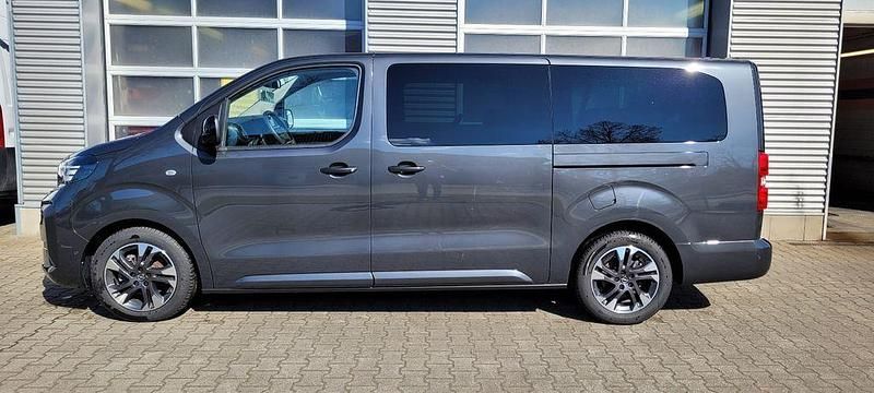 Gebraucht Opel Zafira Life Edition 177 PS (130 kW) 2024 Grau Van / Kleinbus