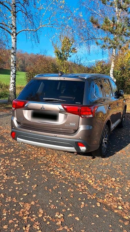 Gebraucht Mitsubishi Outlander Top 150 PS (110 kW) 2017 Braun SUV