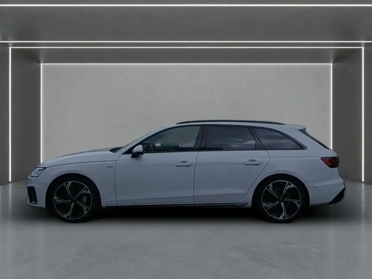 Gebraucht Audi A4 S-Line 204 PS (150 kW) 2024 Gletscherweiß metallic Kombi