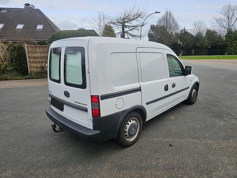 Gebraucht Opel Combo 90 PS (66 kW) 2011 Weiß Van / Kleinbus