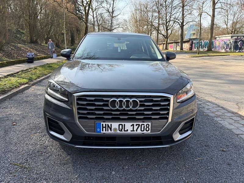 Gebraucht Audi Q2 Sport 116 PS (85 kW) 2018 Grau SUV