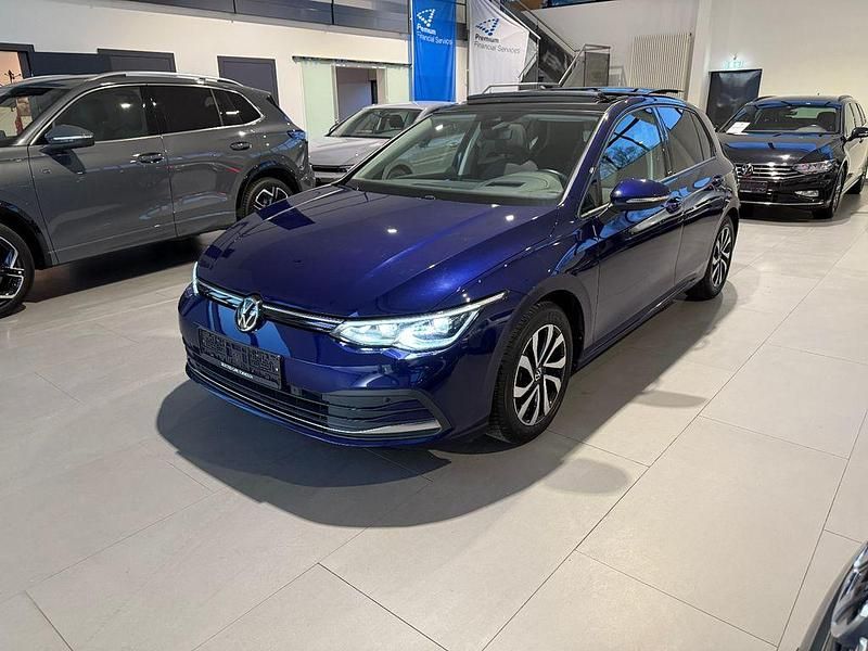 Gebraucht VW Golf VIII 150 PS (110 kW) 2022 Blau Limousine