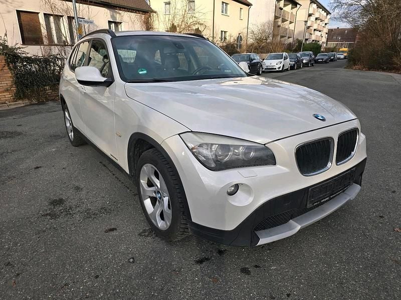 Weiß Gebraucht 2011 BMW X1 SUV | 6.490 € (Superpreis) - Bild 1/4