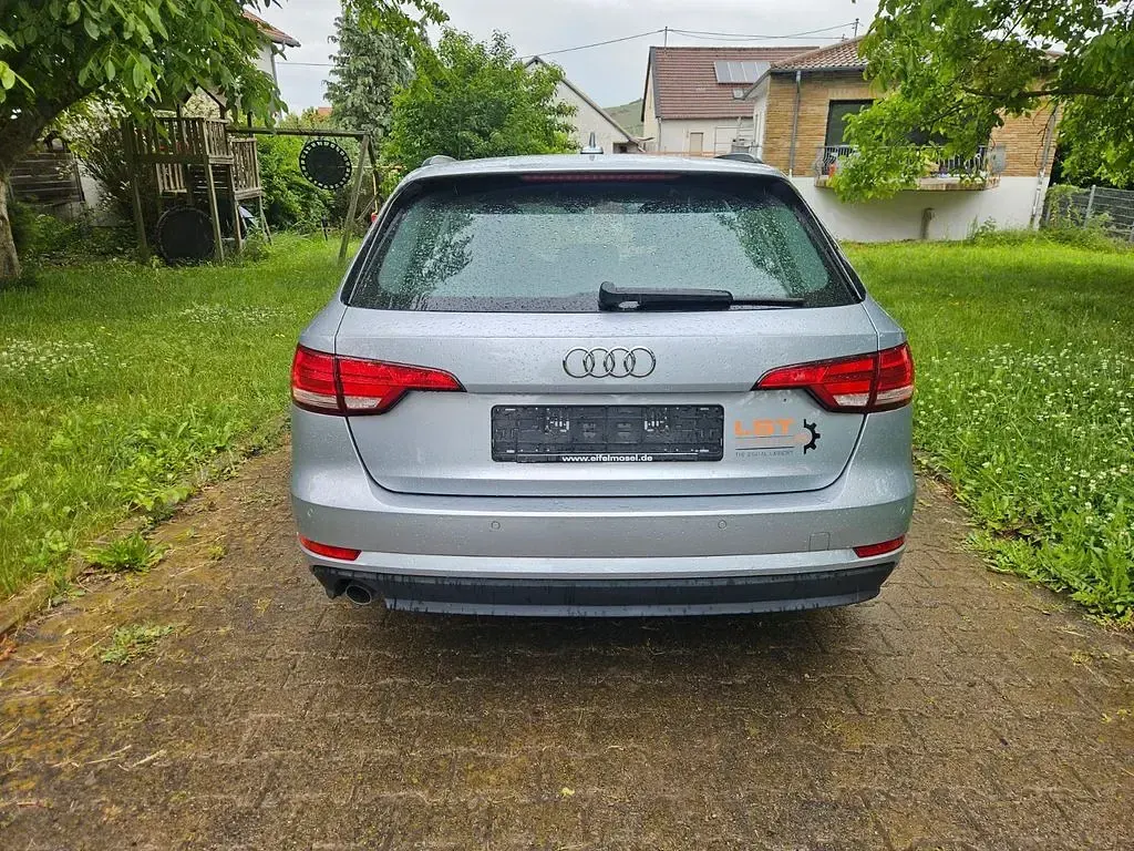 Gebraucht Audi A4 Sport 150 PS (110 kW) 2016 Silber Limousine