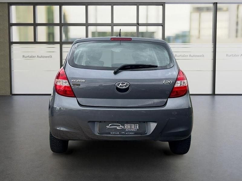 Gebraucht Hyundai i20 Classic 86 PS (63 kW) 2012 Grau Limousine
