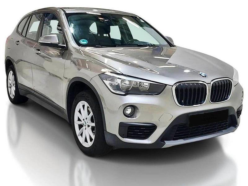 Silber Gebraucht 2017 BMW X1 Performance SUV | 19.746 € (Fairer Preis) - Bild 1/4