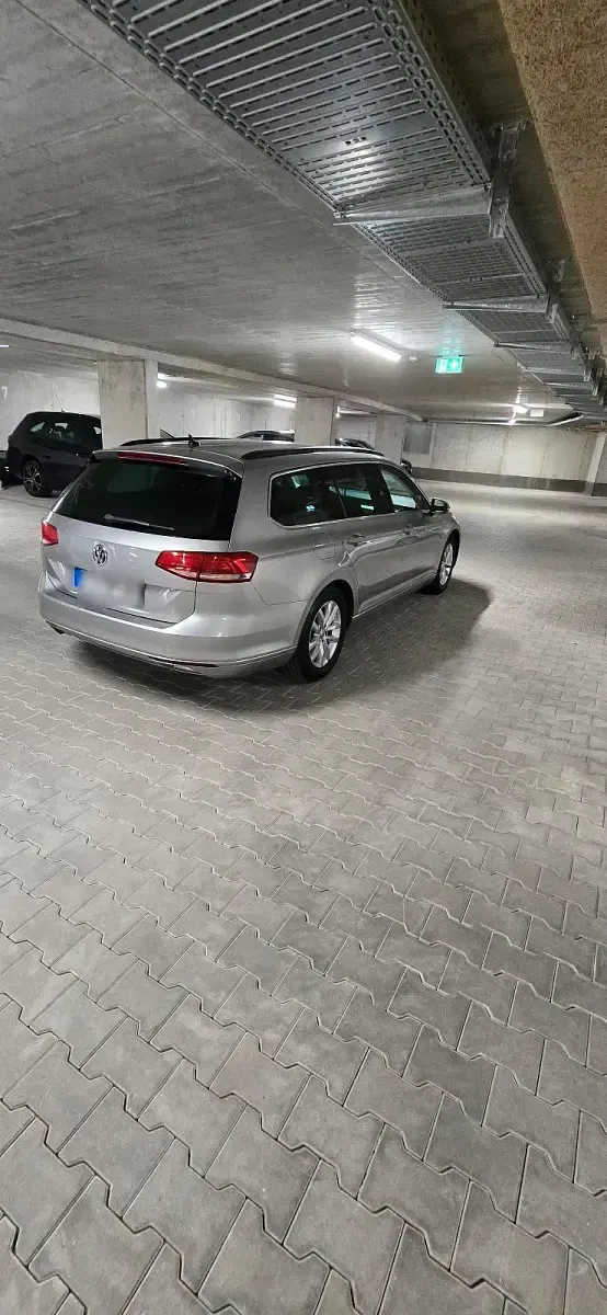 Gebraucht VW Passat 190 PS (139 kW) 2015 Gold Kombi