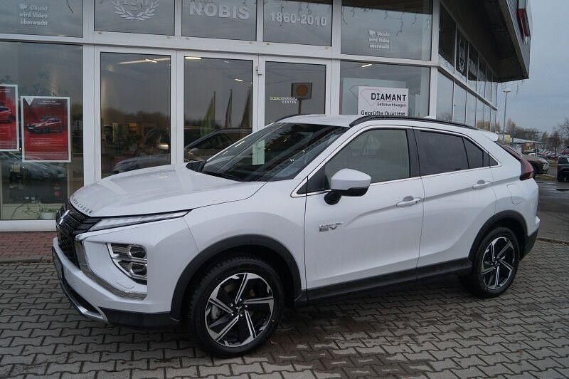 Gebraucht Mitsubishi Eclipse Cross Plus 188 PS (138 kW) 2022 Weiß SUV