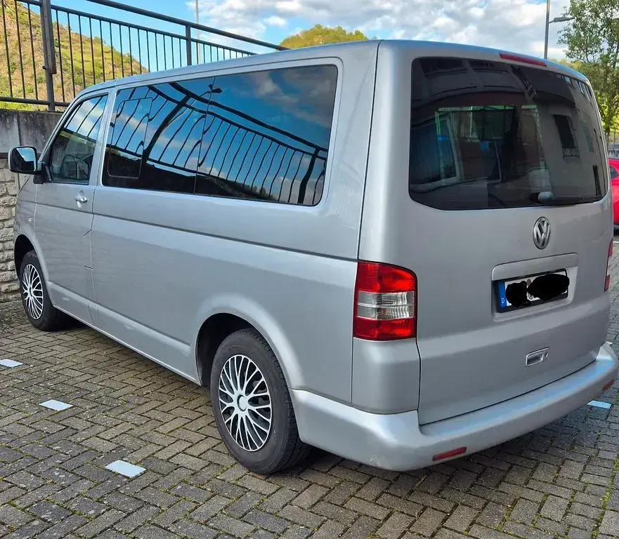 Gebraucht VW Caravelle 131 PS (96 kW) 2008 Grau Van