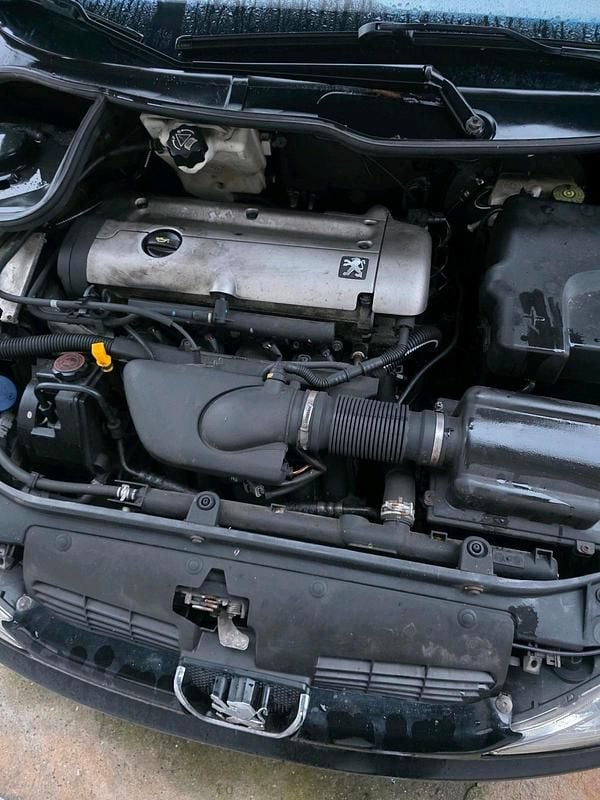 Schwarz Gebraucht 2002 Peugeot 206 Cabrio | 700 € (Guter Preis) - Bild 1/4