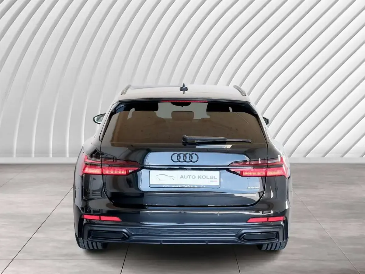 Gebraucht Audi A6 Sport 204 PS (150 kW) 2023 Mythosschwarz metallic Kombi