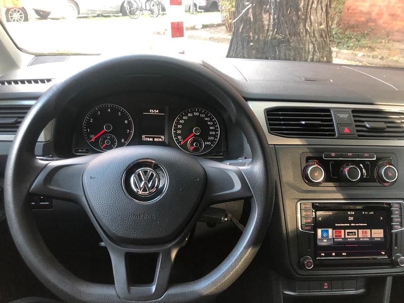 Weiß Gebraucht 2017 VW Caddy Van / Kleinbus | 10.000 € - Bild 1/4