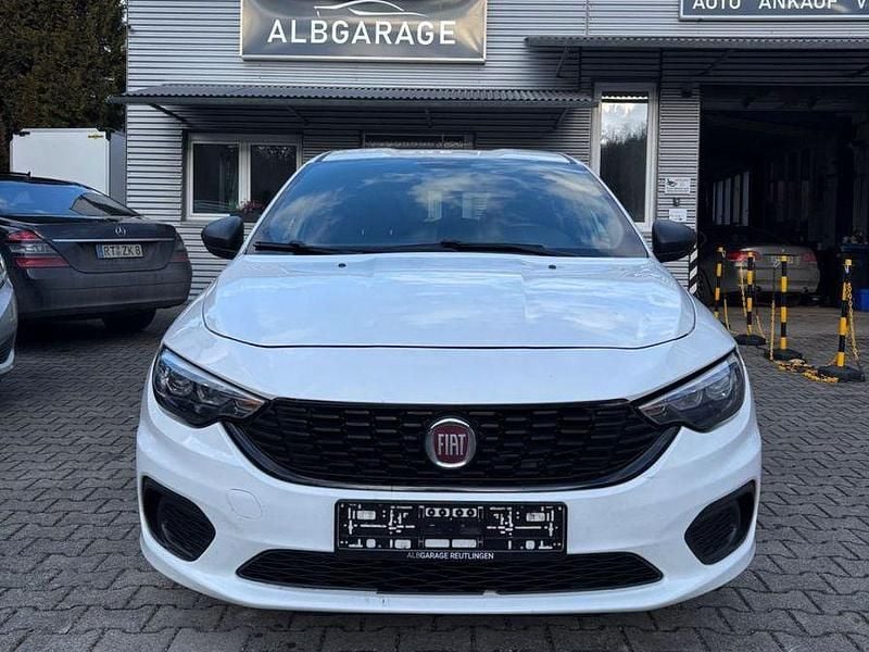 Gebraucht Fiat Tipo Street 95 PS (69 kW) 2020 Weiß Limousine