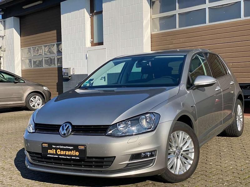 Tungsten silver Gebraucht 2015 VW Golf VII Cup Kleinwagen | 12.900 € (Fairer Preis) - Bild 1/4