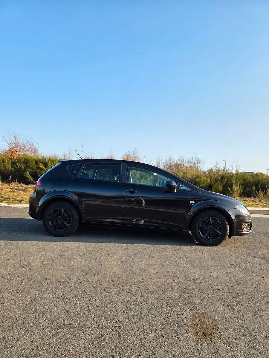 Używany Seat Leon 125 KM (91 kW) 2010 Czarny Hatchback