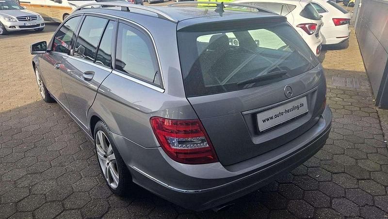 Gebraucht Mercedes C250 204 PS (150 kW) 2012 Grau Limousine