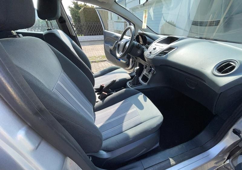 Gebraucht Ford Fiesta 82 PS (60 kW) 2009 Silber Kleinwagen