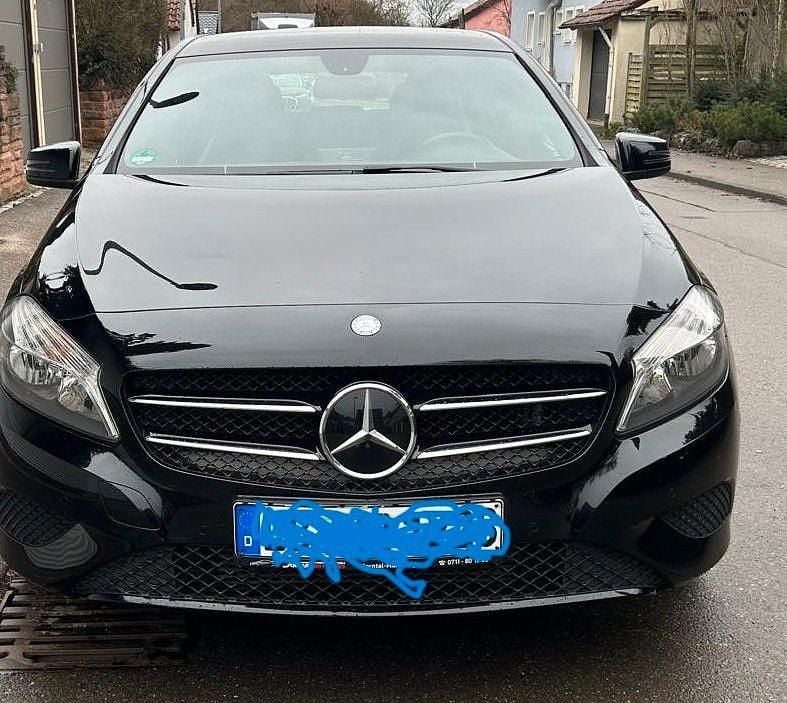 Gebraucht Mercedes A180 136 PS (100 kW) 2014 Schwarz Limousine