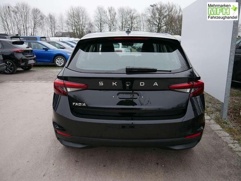 Neu Skoda Fabia Selection 95 PS (69 kW) 2025 Blackmagic perleffekt Limousine