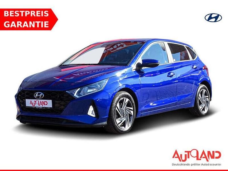 Dunkelblau (metallic) Gebraucht 2021 Hyundai i20 Limousine | 18.490 € (Fairer Preis) - Bild 1/4