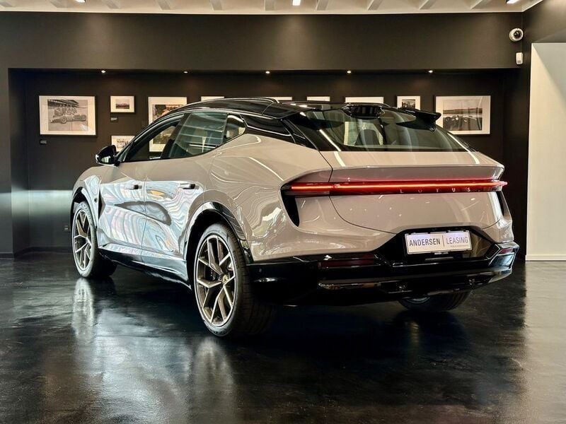 Neu Lotus Eletre 450 kW (612 PS) 2025 Grau SUV