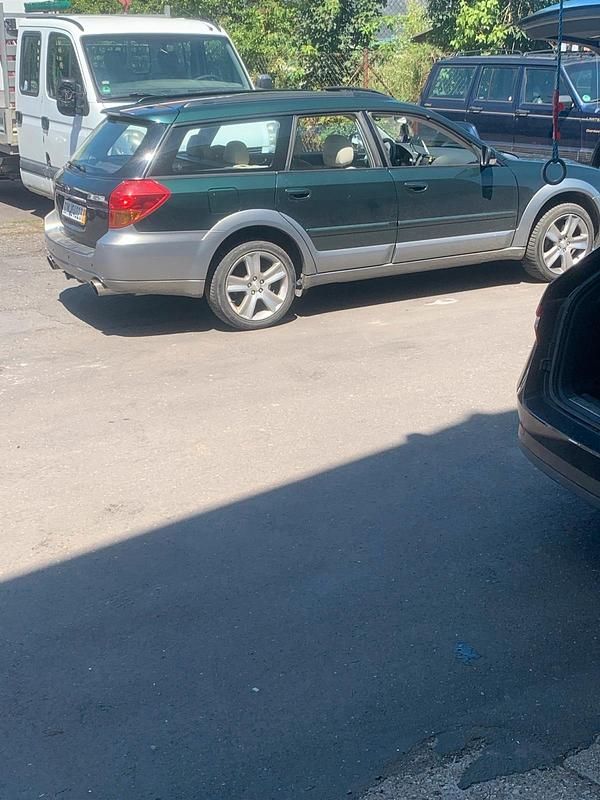 Second-hand Subaru Outback 245 CP (180 kW) 2004 Verde Break