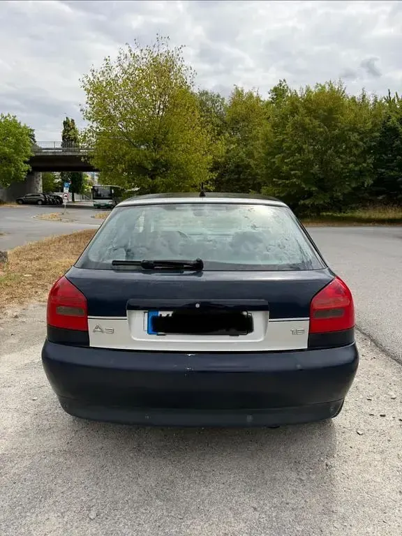 Gebraucht Audi A3 Ambiente 102 PS (75 kW) 2001 Blau Kleinwagen