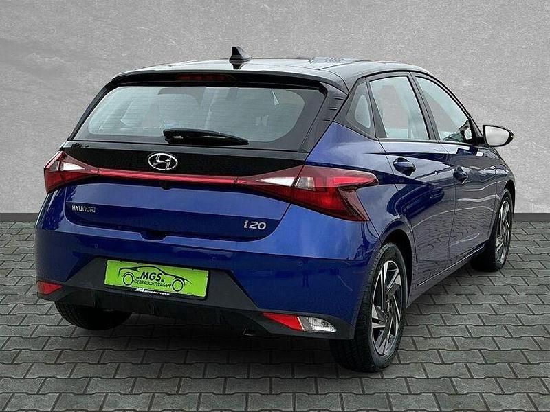 Gebraucht Hyundai i20 Trend 120 PS (88 kW) 2021 Blau Limousine