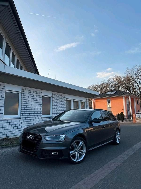 Gebraucht Audi A4 S-line plus 150 PS (110 kW) 2016 Grau Kombi