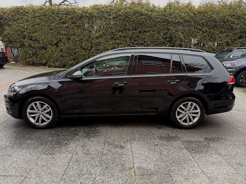 Schwarz Gebraucht 2019 VW Golf VII Comfortline Kombi | 8.980 € (Superpreis) - Bild 1/4