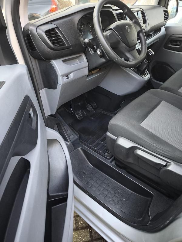 Gebraucht Peugeot Expert 95 PS (69 kW) 2016 Grau Van