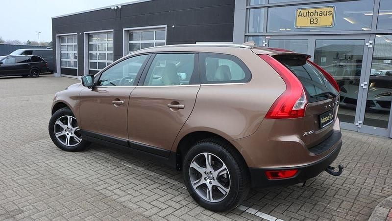 Gebraucht Volvo XC60 Summum 163 PS (119 kW) 2012 Braun SUV