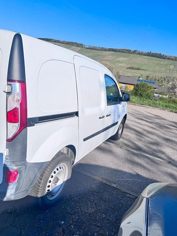 Second-hand Renault Kangoo 75 CP (55 kW) 2018 Alb Monovolum