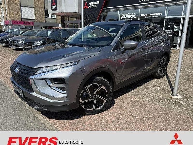 Platinumgrau Neu 2024 Mitsubishi Eclipse Cross Basis SUV | 26.730 € - Bild 1/4