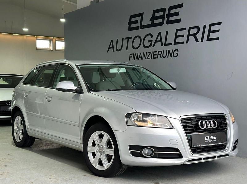 Gebraucht Audi A3 Attraction 125 PS (91 kW) 2012 Silber Limousine