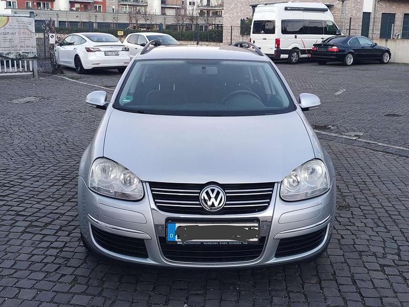 Gebraucht VW Golf V Comfortline 122 PS (89 kW) 2009 Silber Kombi