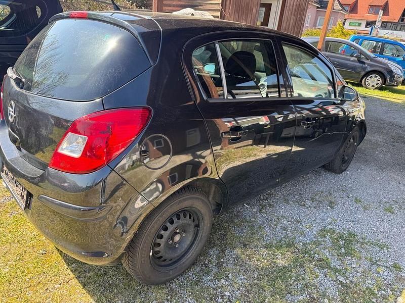 Gebraucht Opel Corsa 87 PS (63 kW) 2012 Schwarz Kleinwagen