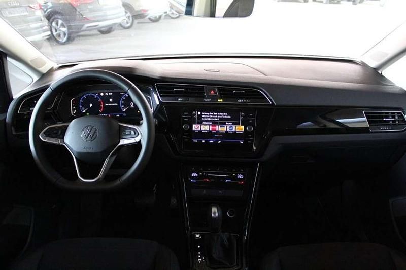 Neu VW Touran Highline 150 PS (110 kW) 2025 Deepblackperleffekt Van / Kleinbus