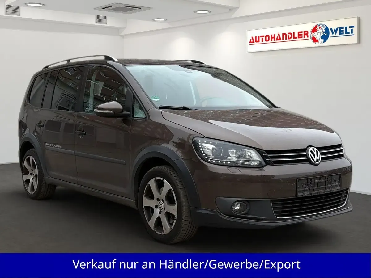 Gebraucht VW Touran Cross 170 PS (125 kW) 2011 Braun Van / Kleinbus