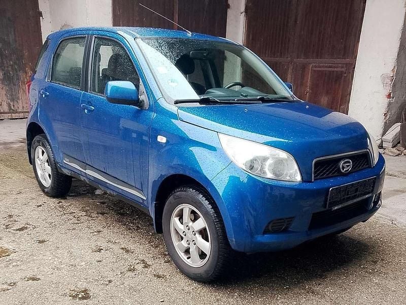 Second-hand Daihatsu Terios 105 CP (77 kW) 2008 Albastru SUV