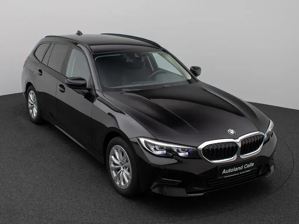 Gebraucht BMW 318 Sport Line 150 PS (110 kW) 2022 Schwarz 2668schwarz Limousine