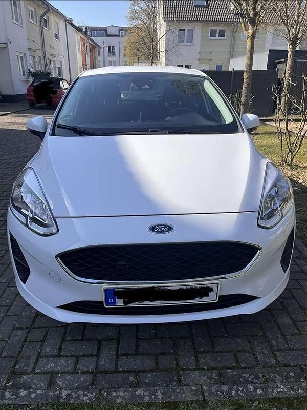 Gebraucht Ford Fiesta Trend 71 PS (52 kW) 2017 Weiß Kleinwagen
