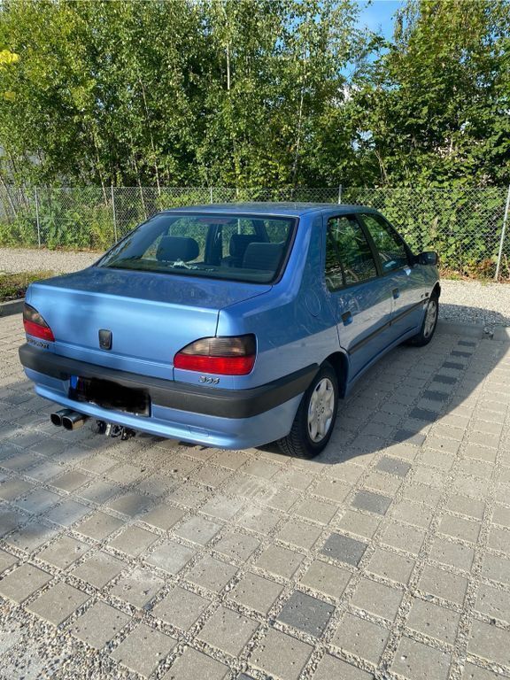 Blau Gebraucht 1998 Peugeot 306 Limousine | 1.700 € (Fairer Preis) - Bild 1/4