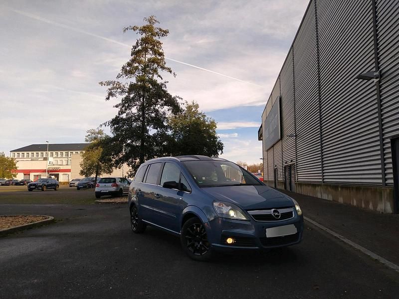 Blau Gebraucht 2008 Opel Zafira Kombi | 3.700 € (Fairer Preis) - Bild 1/4
